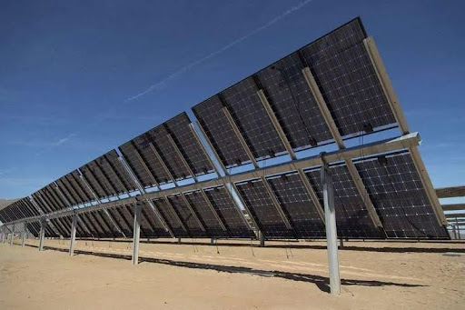 Panneaux solaires bifaciaux
