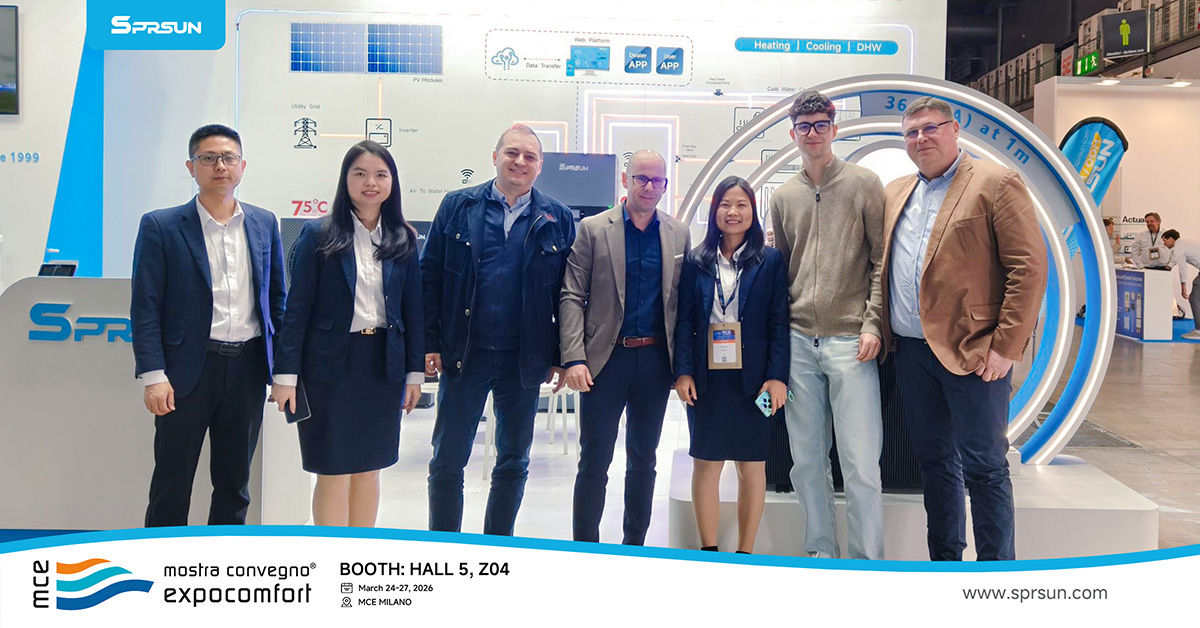 SPRSUN &Eacute;quipe communiquant avec des partenaires mondiaux